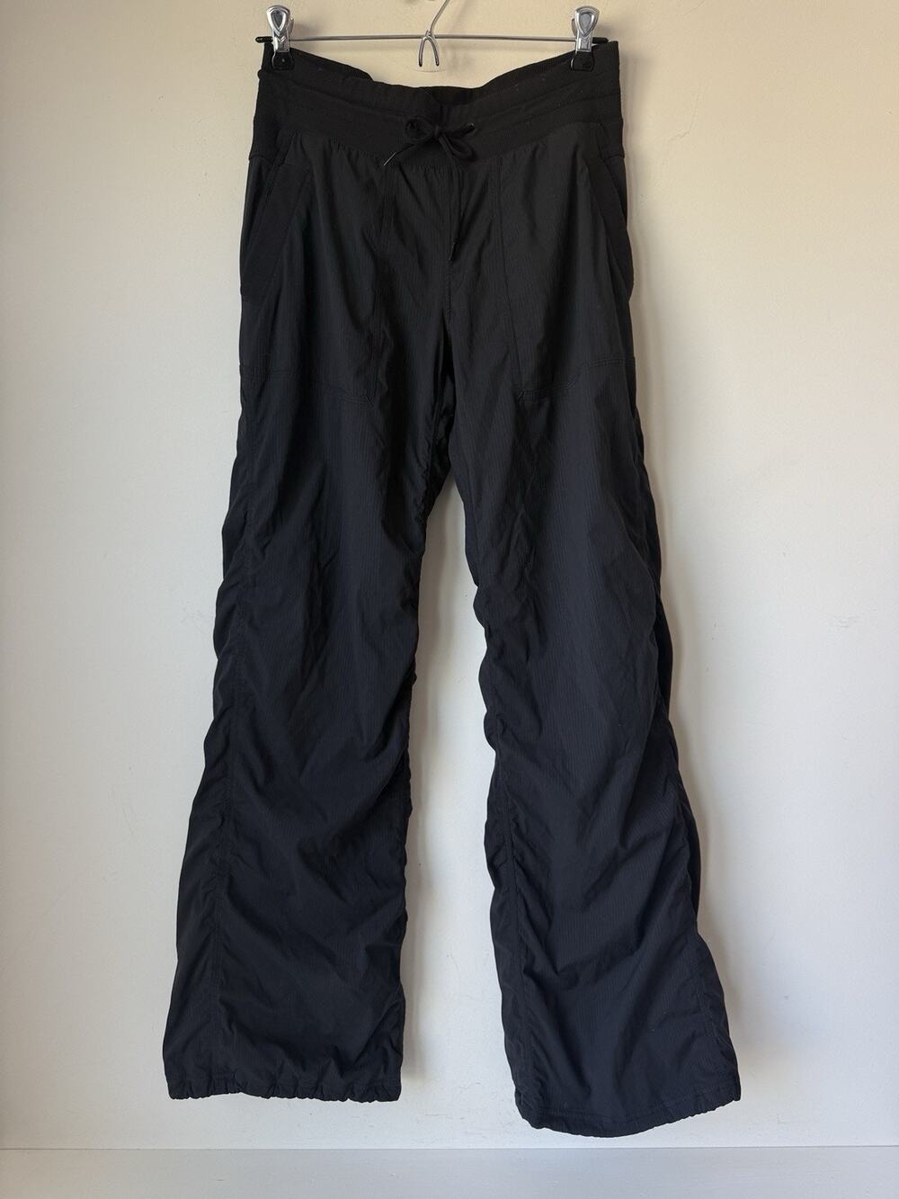Lululemon Dance Studio Pants BLACK Cinch Leg Lined 31" Inseam Size 6 Mid Rise